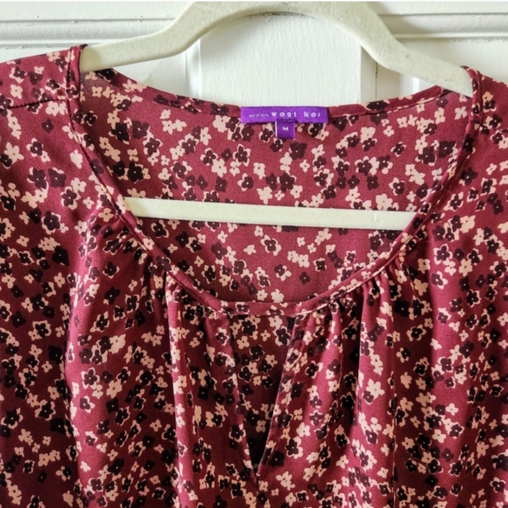 West Kei Berry Red Floral Peasant Blouse Balloon Sleeve Keyhole Neck Size M - Picture 4 of 13